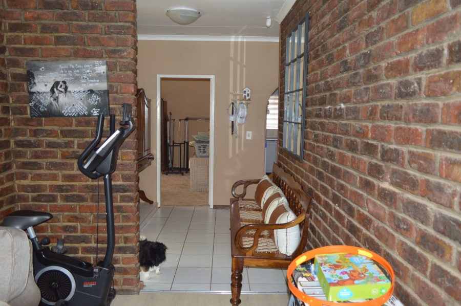 4 Bedroom Property for Sale in Flimieda North West